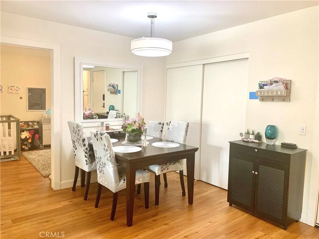Woodland Hills, CA 91367,5800 Owensmouth AVE #77