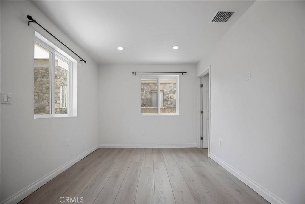 Tujunga, CA 91042,10410 Mountair AVE #B