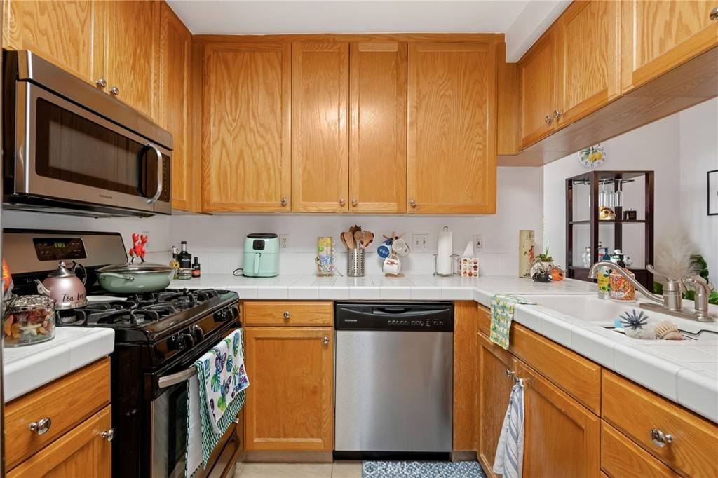 Granada Hills, CA 91344,15760 Midwood DR #6