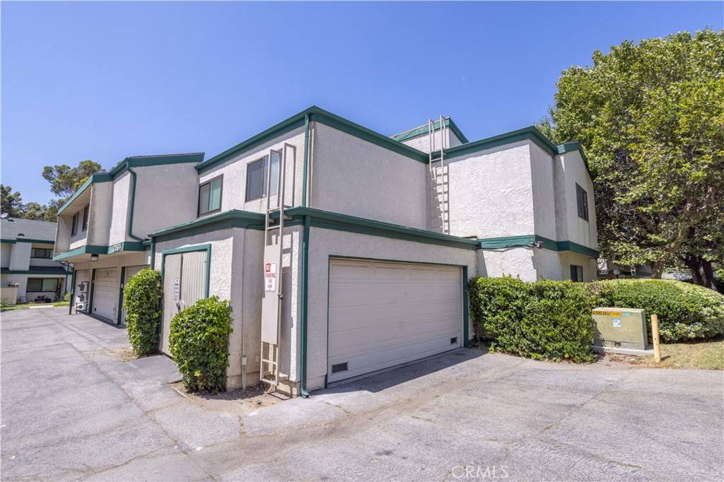 Newhall, CA 91321,23524 Newhall AVE #4