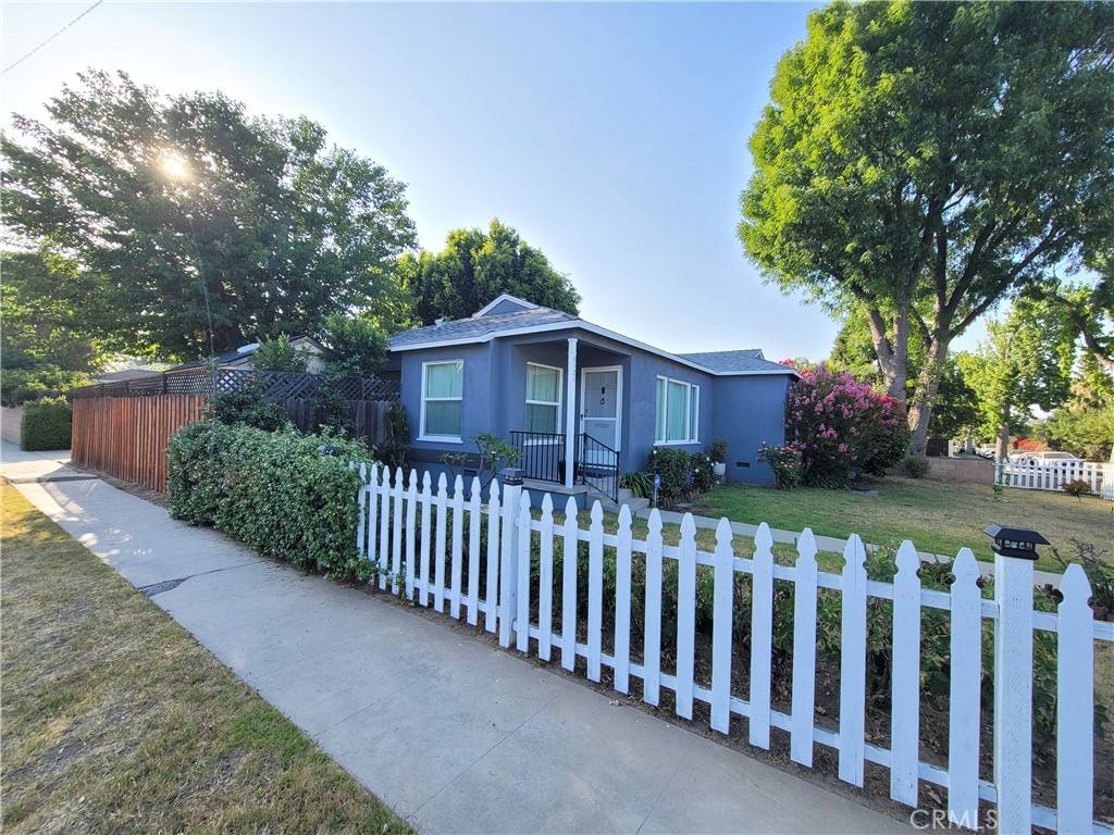 Encino, CA 91316,6121 White Oak AVE