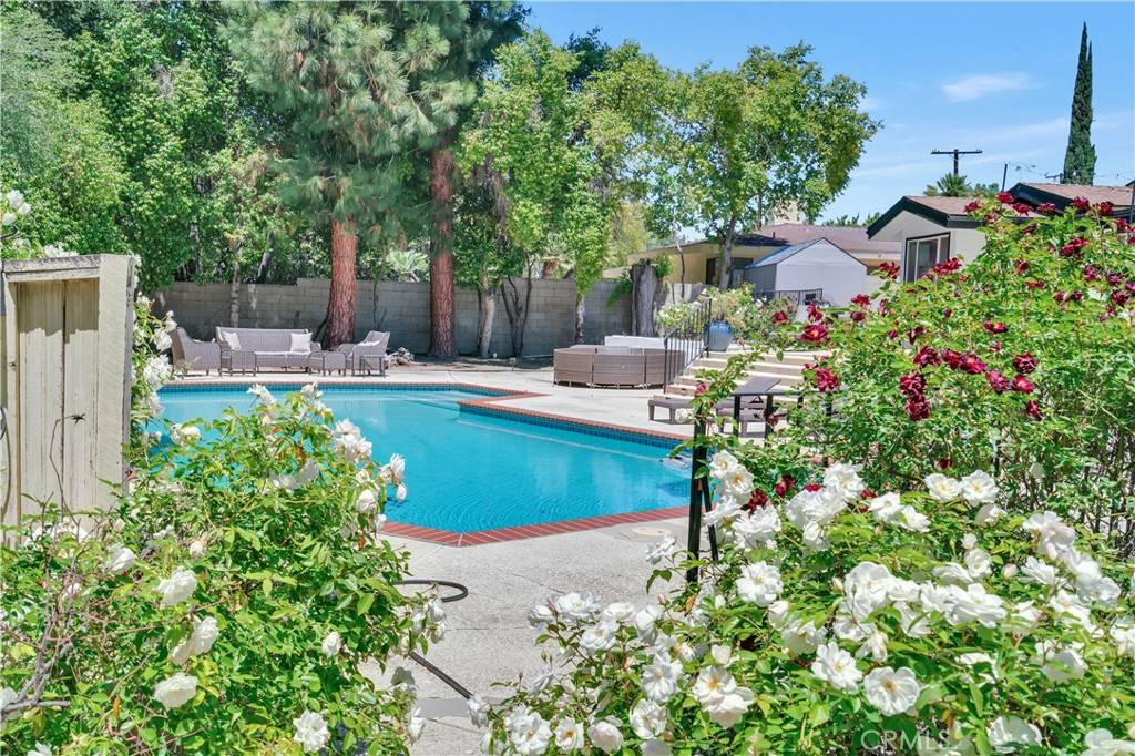 Woodland Hills, CA 91364,5067 Arundel Drive