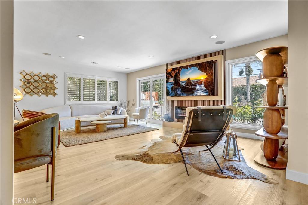 Woodland Hills, CA 91364,21701 Costanso ST