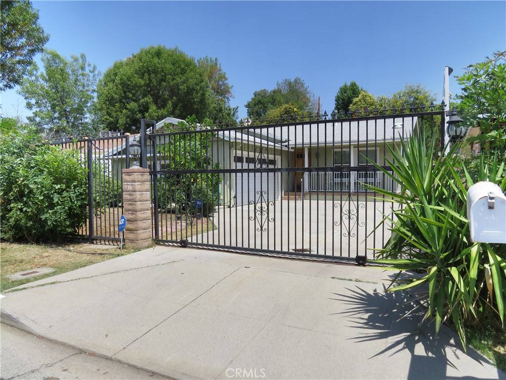 Woodland Hills, CA 91367,22727 Mariano ST