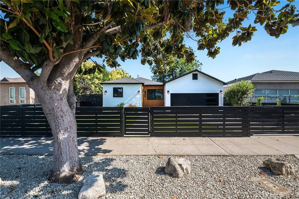 Sherman Oaks, CA 91401,14328 Emelita ST