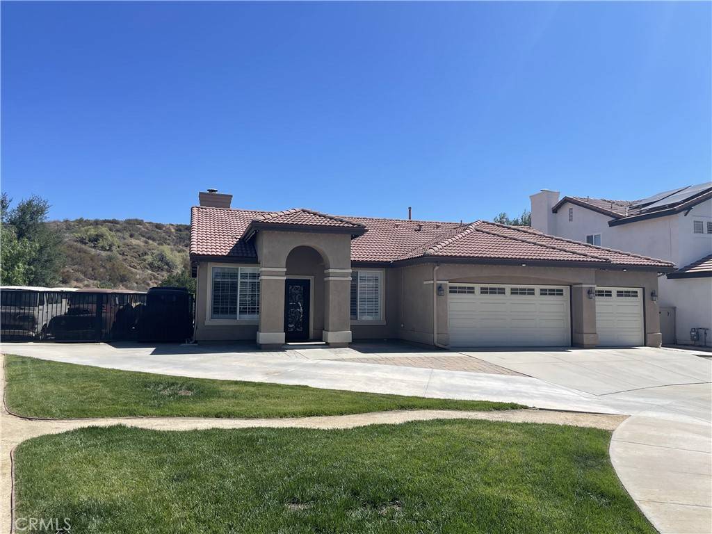 Saugus, CA 91350,22600 White Wing WAY