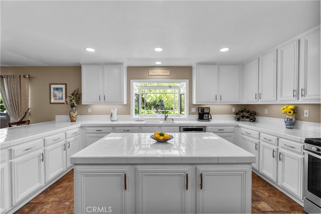 Castaic, CA 91384,32732 Ridge Top LN