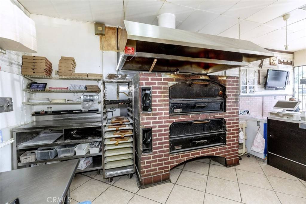 Glendale, CA 91201,1250 W Glenoaks BLVD