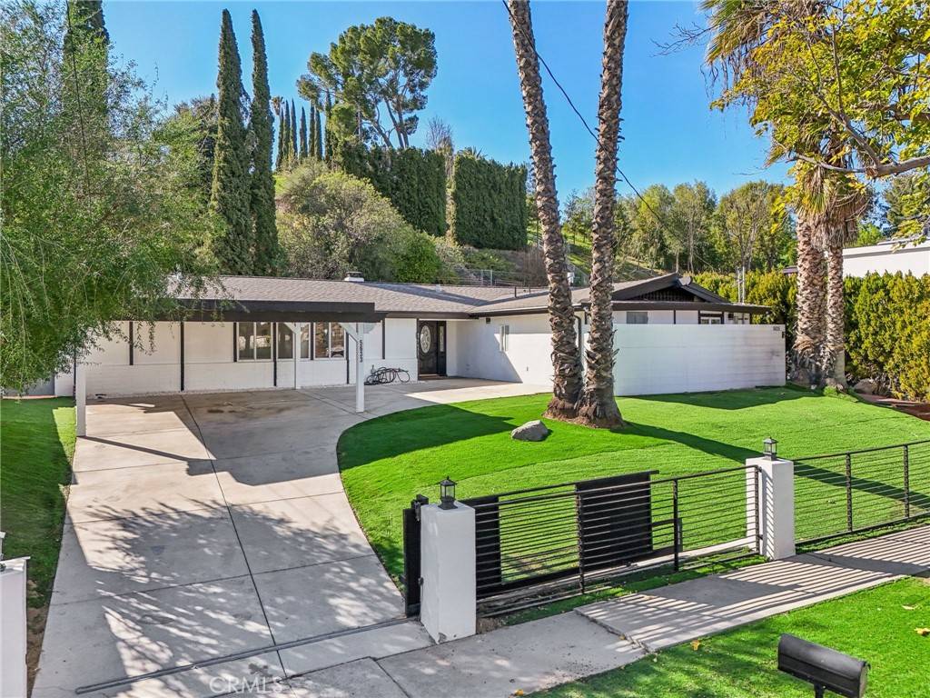 Woodland Hills, CA 91367,5633 Rawlings AVE