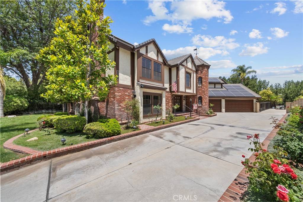 Valencia, CA 91355,25472 Via Acorde