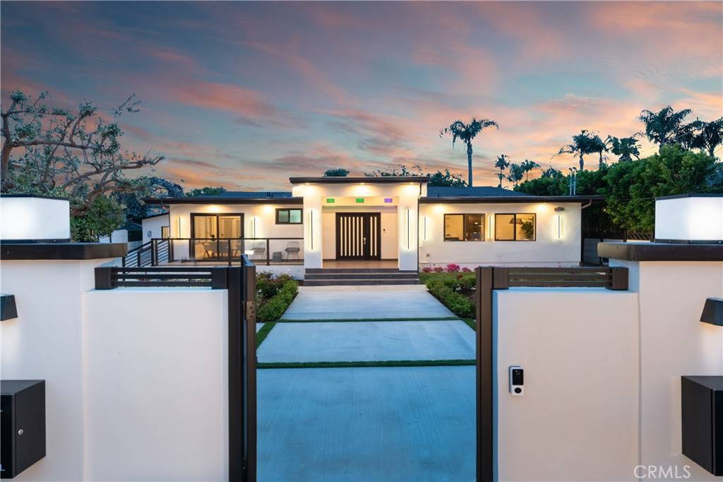 Sherman Oaks, CA 91403,15460 Morrison ST