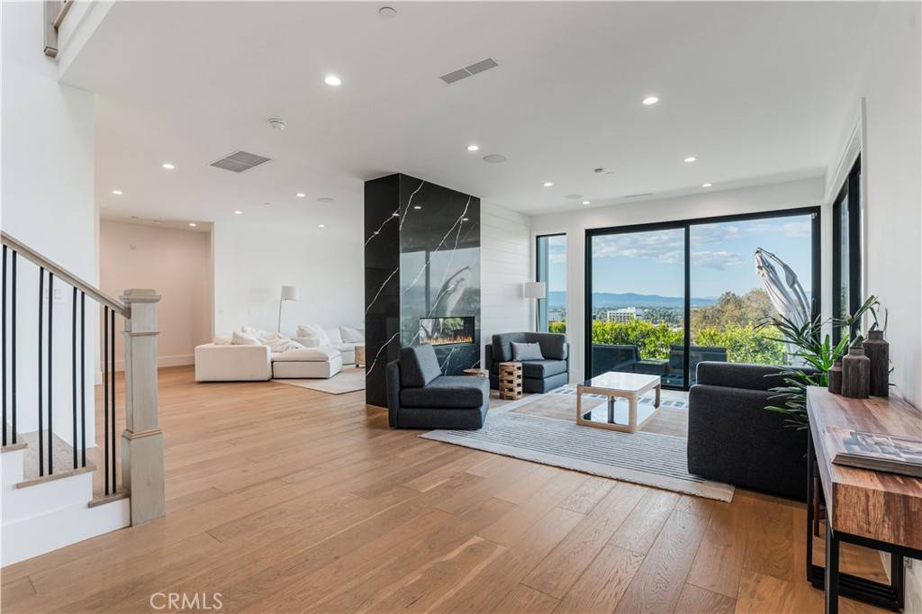 Sherman Oaks, CA 91403,14614 Round Valley DR