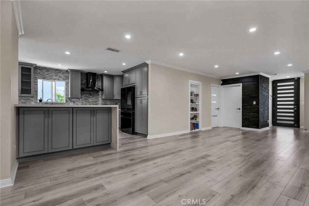 Encino, CA 91316,17900 Bullock ST