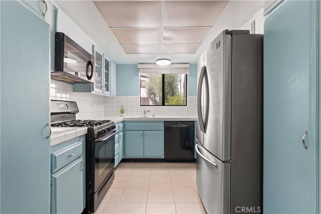 Woodland Hills, CA 91367,21730 Marylee ST #29