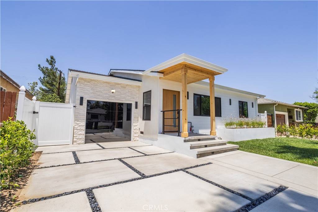 Encino, CA 91316,17905 Bullock ST