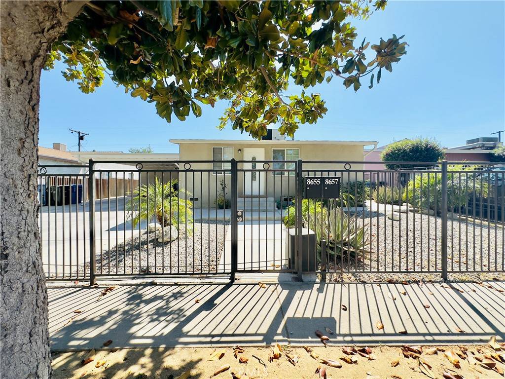 Panorama City, CA 91402,8657 Ranchito AVE