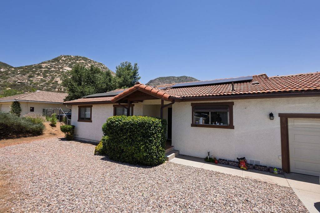 Ramona, CA 92065,15929 Caras CT