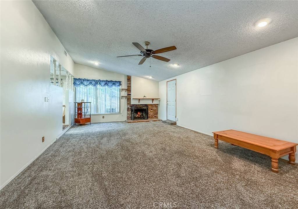 Simi Valley, CA 93063,2191 Hilldale AVE
