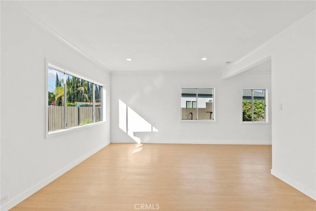 North Hollywood, CA 91606,11138 Welby WAY