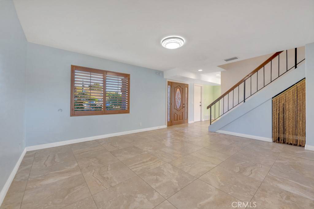 Newhall, CA 91321,18665 Pad CT