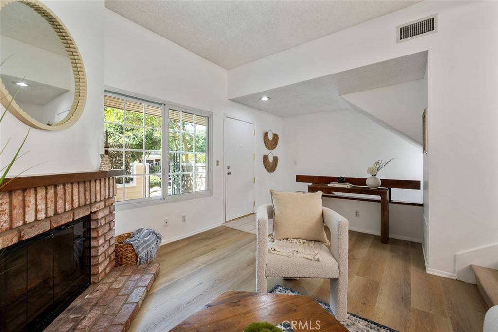 Van Nuys, CA 91406,7038 De Celis PL #4