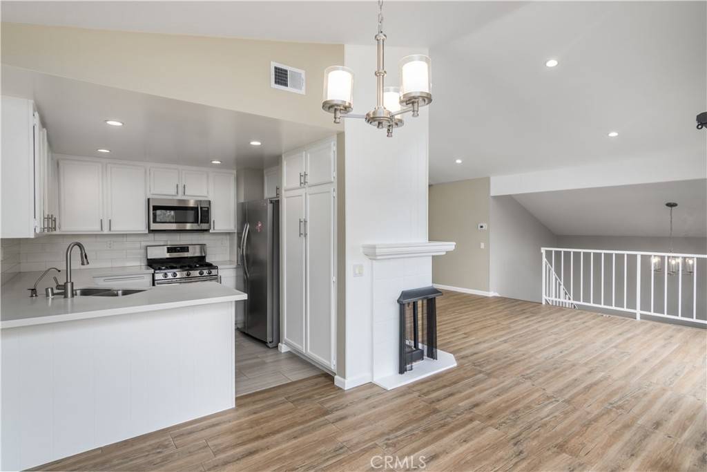 Oak Park, CA 91377,661 La Corona CT