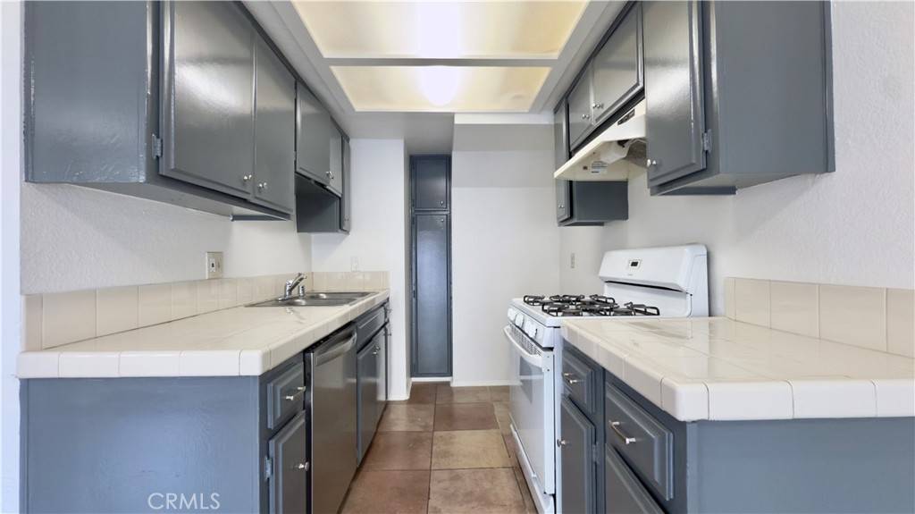North Hills, CA 91343,9047 Langdon AVE #28