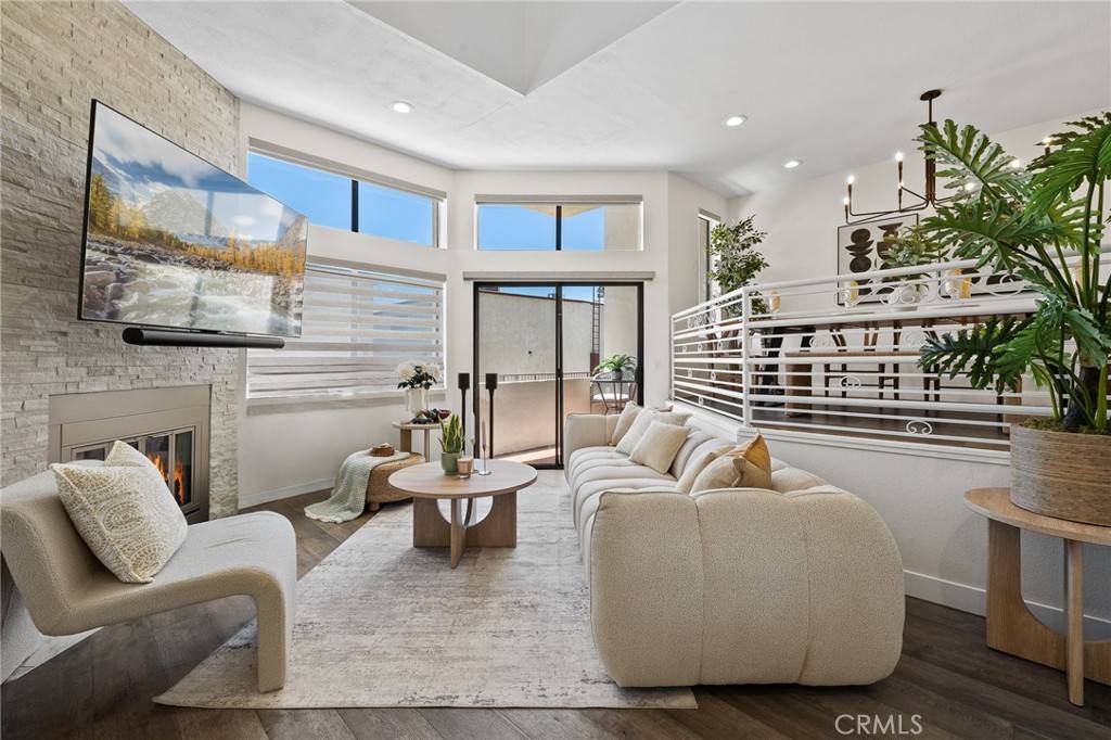 Glendale, CA 91202,1114 Melrose AVE #3