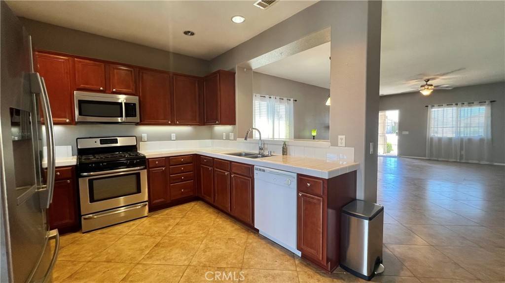 Victorville, CA 92395,16726 Hastings PL