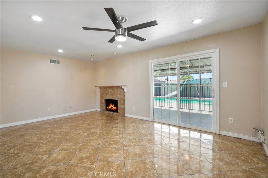 Arleta, CA 91331,10265 Lev AVE