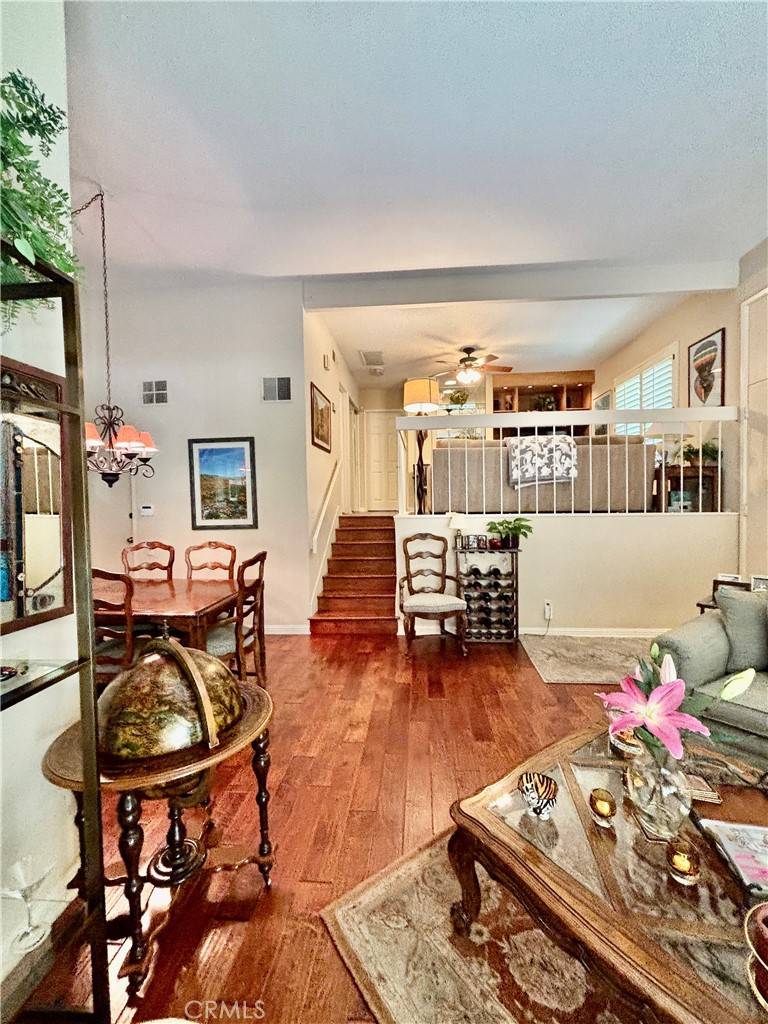 Woodland Hills, CA 91367,6225 Shoup AVE #111