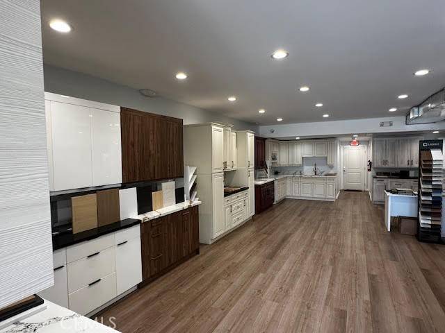 Tarzana, CA 91356,19423 Ventura BLVD