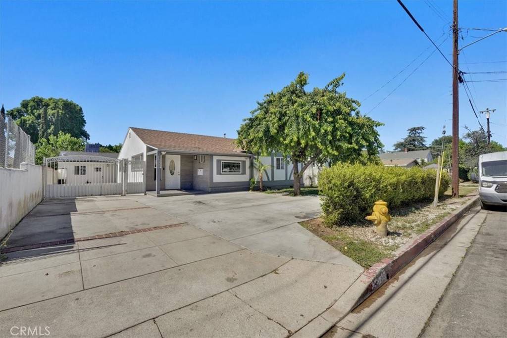 Van Nuys, CA 91406,15330 Hart ST