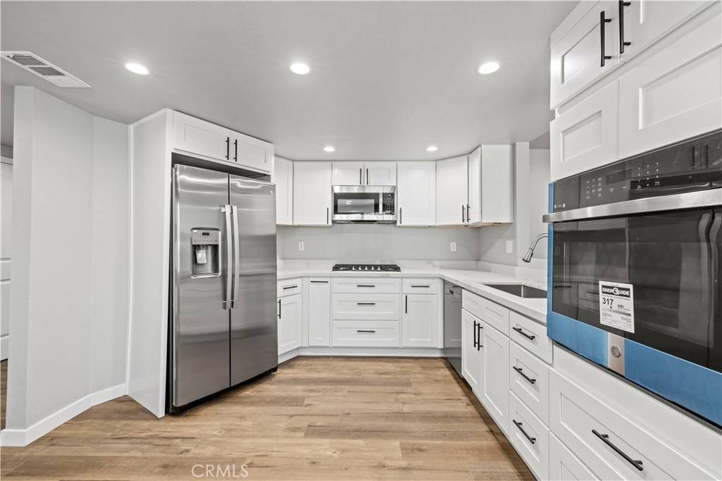 Thousand Oaks, CA 91362,3063 Darlington Drive