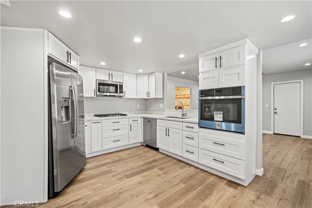 Thousand Oaks, CA 91362,3063 Darlington Drive