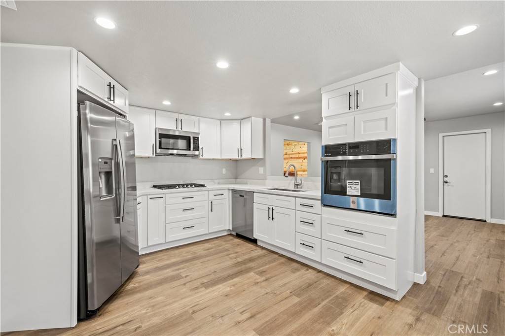 Thousand Oaks, CA 91362,3036 Darlington Drive