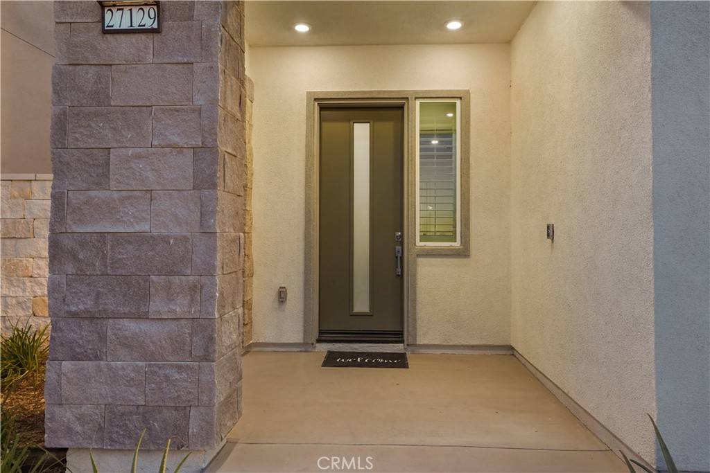 Valencia, CA 91381,27129 Purple Sage CT
