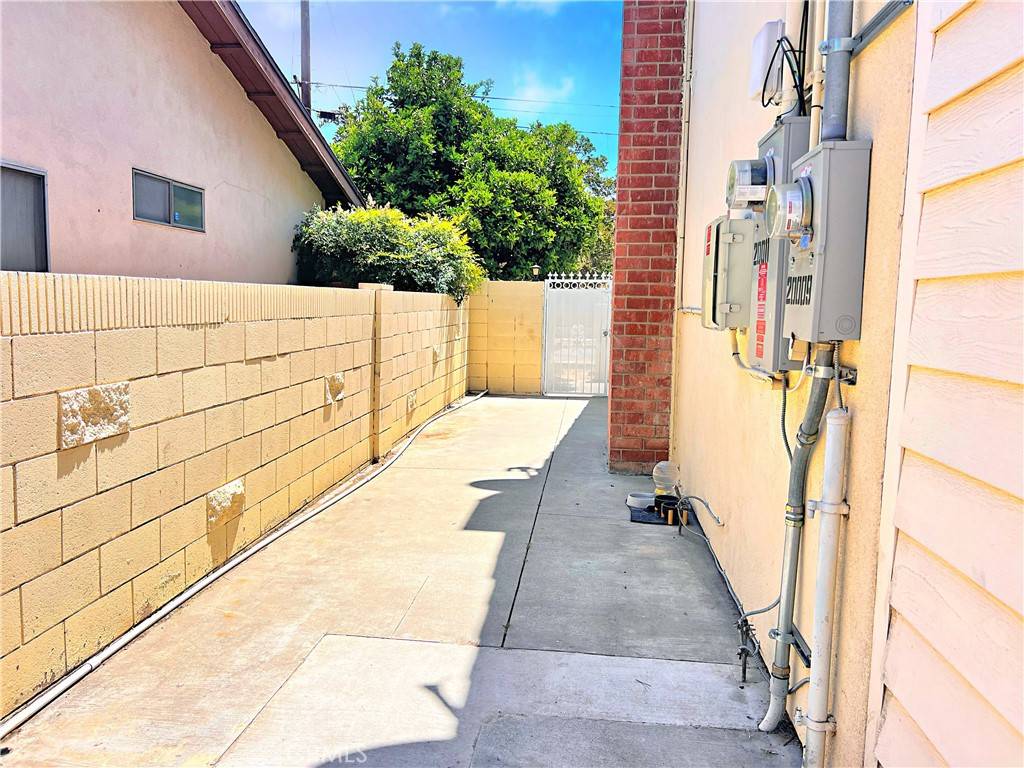 Winnetka, CA 91306,20009 Arminta ST