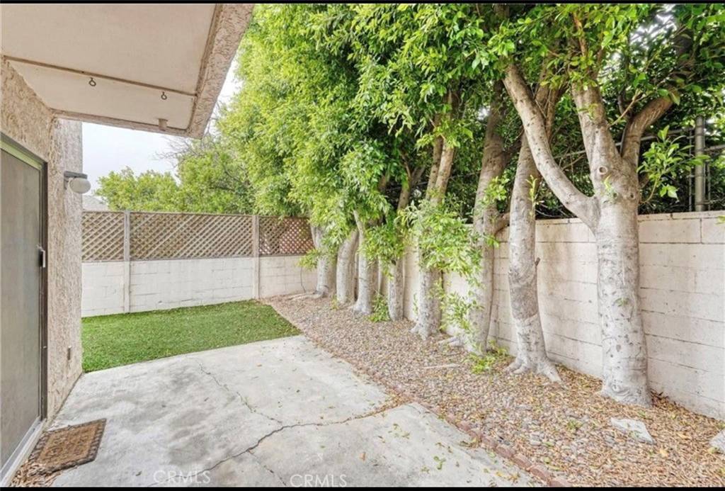 Chatsworth, CA 91311,9906 Owensmouth AVE #13