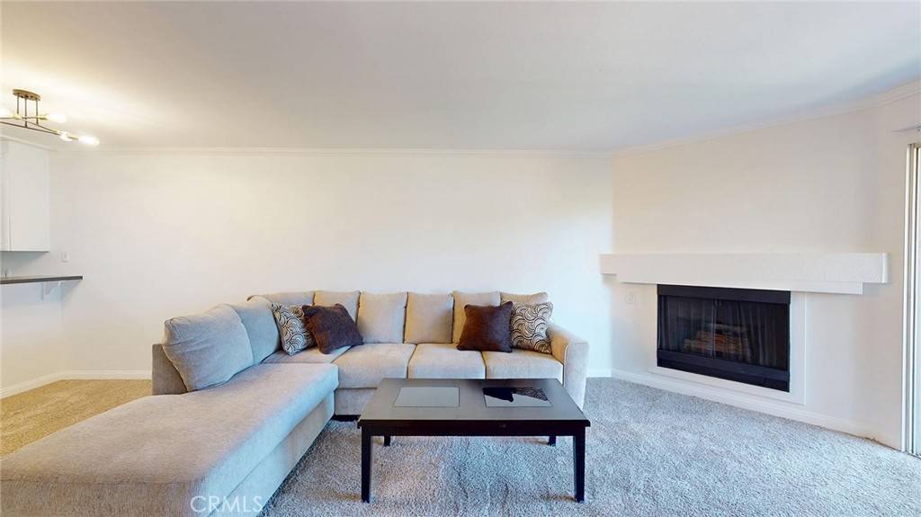 Woodland Hills, CA 91367,5550 Owensmouth AVE #217