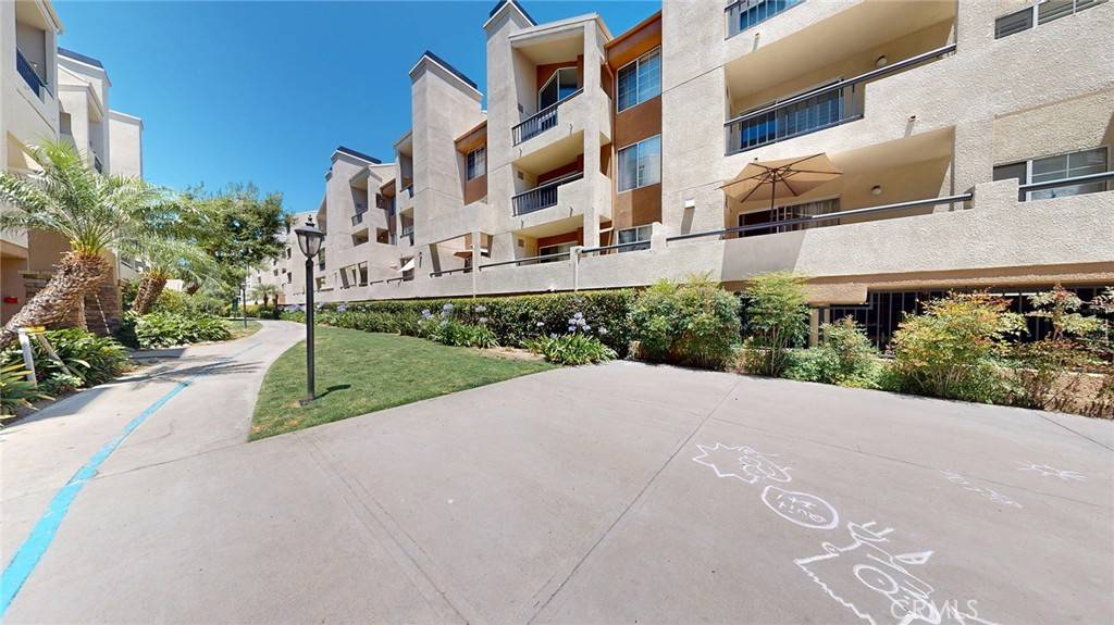 Woodland Hills, CA 91367,5550 Owensmouth AVE #217