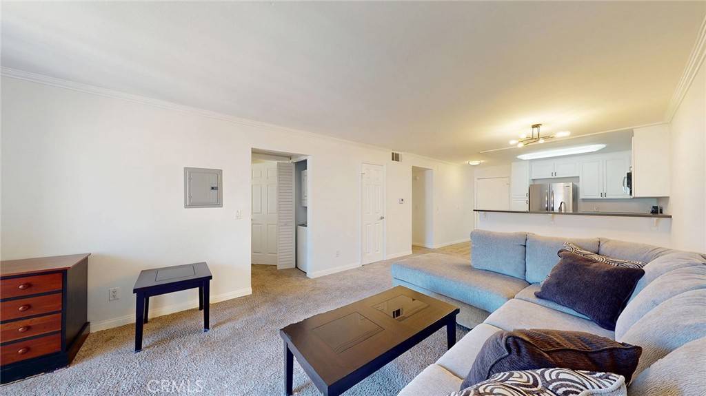 Woodland Hills, CA 91367,5550 Owensmouth AVE #217