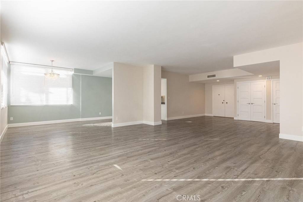 Beverly Hills, CA 90210,412 N Palm DR #303