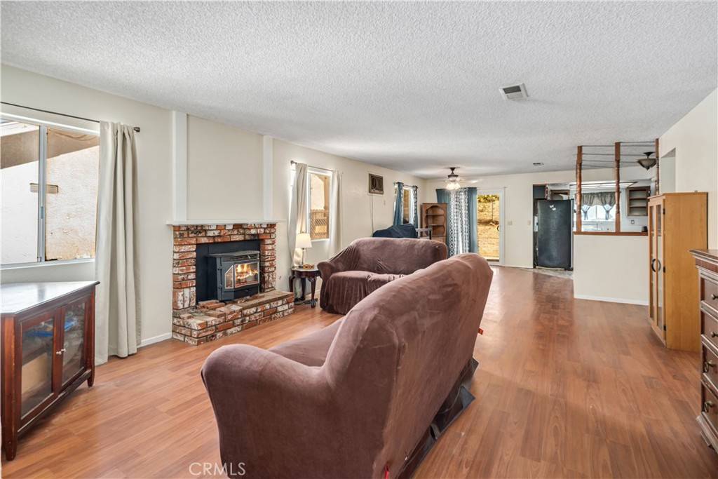 Lake Hughes, CA 93532,14811 Elizabeth Lake RD