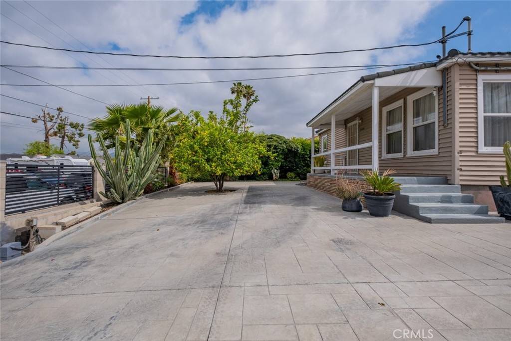 Sunland, CA 91040,10404 Jardine AVE