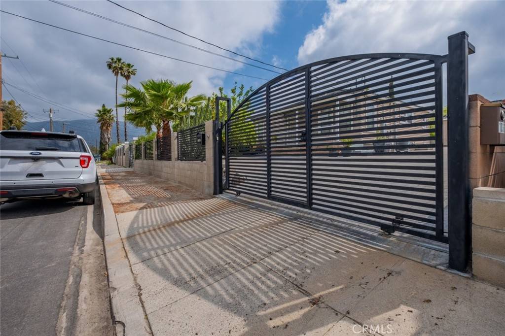 Sunland, CA 91040,10404 Jardine AVE