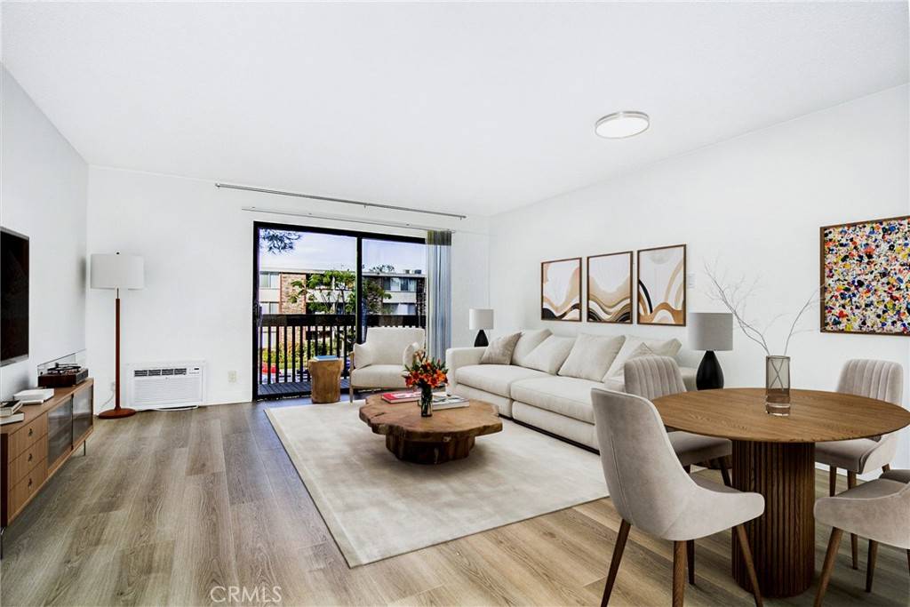 Woodland Hills, CA 91367,22100 Burbank BLVD #259G