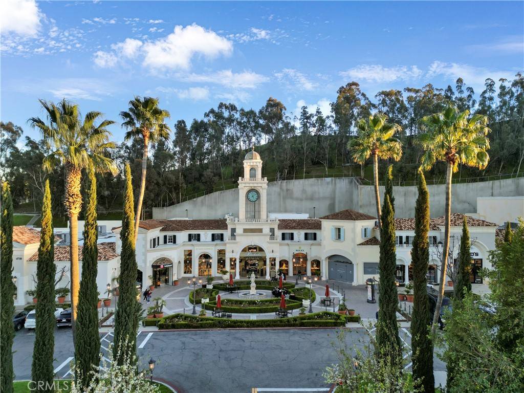 Calabasas, CA 91302,23675 Park Capri #24