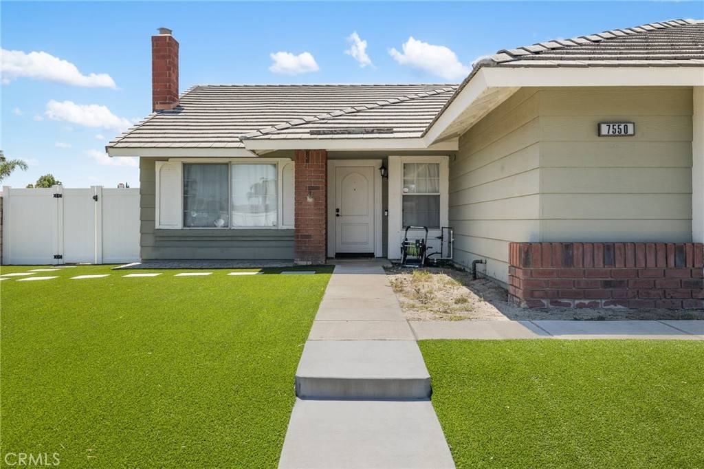 Fontana, CA 92336,7550 Periwinkle DR