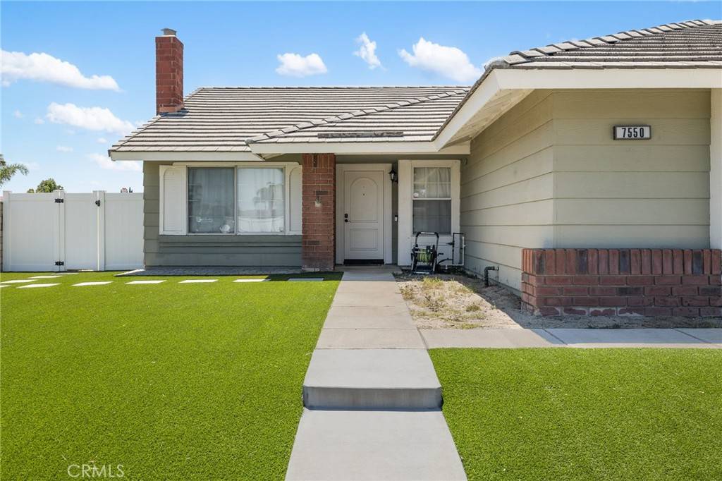 Fontana, CA 92336,7550 Periwinkle DR
